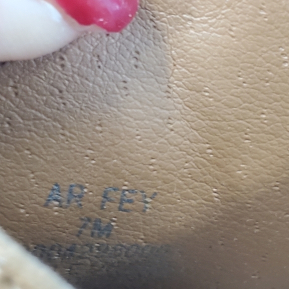 American Rag tan platform woven sandals 7 - Picture 13 of 16